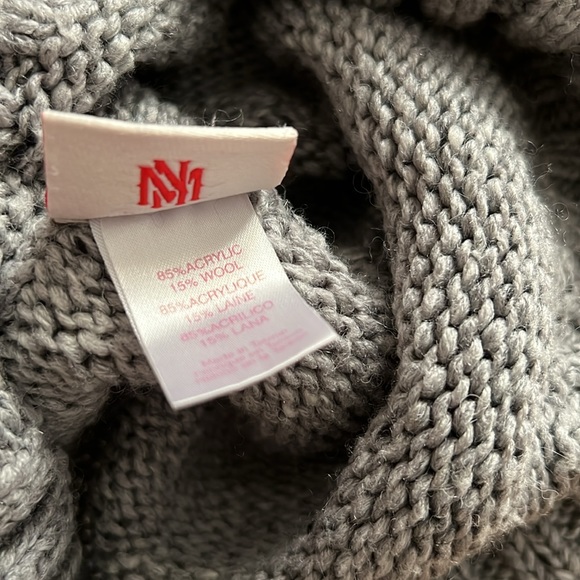 Mitchell & Ness Raptors  15% wool Knit Beanie Toque  Hat - Picture 8 of 9